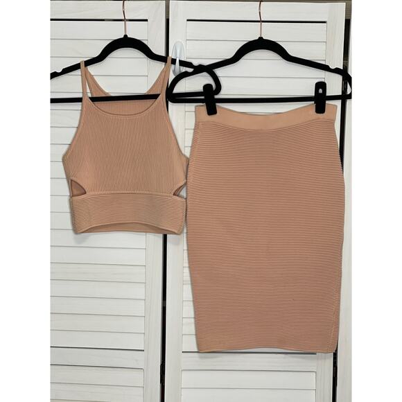 Jonathan SIMKHAI
Knit Rib Sport Rayon-Blend Bra And Skirt Set Size XS - Picture 4 of 9